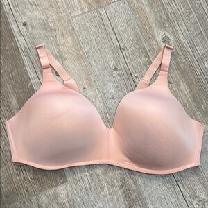 SOMA Vanishing 360 Degree Wireless Size 42DD Pink Bra